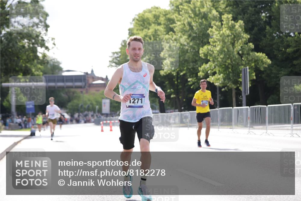 29.06.2025 - hella hamburg halbmarathon Jannik Wohlers http://msf.ph/oto/8182278 29.06.2025 09:42:53 Lombardsbrücke 1271, 4338, 5301, 6090, 9097, 9385, 9565, 9767, 10867, 11994, 12341, 13374, 14728, 14757, 15483, 15671, 18037, 18328, 18693, 18695, 18989 meine-sportfotos.de