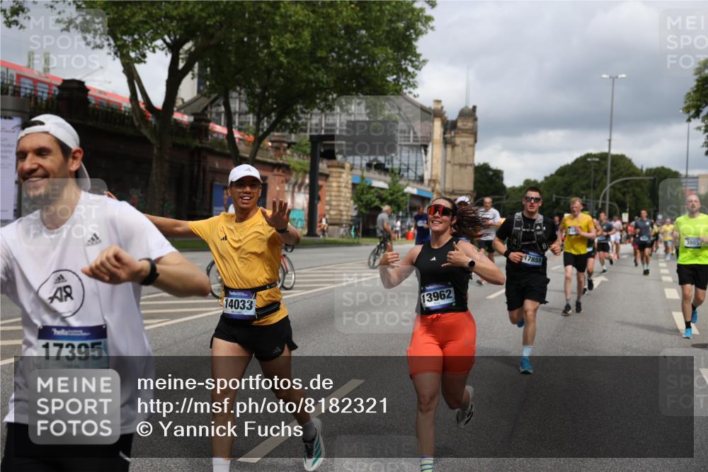 29.06.2025 - hella hamburg halbmarathon Yannick Fuchs http://msf.ph/oto/8182321 29.06.2025 10:43:12 20KM 1094, 1381, 1452, 1892, 2260, 3985, 4183, 4185, 4847, 4890, 5705, 6389, 7067, 8302, 8821, 9213, 9348, 9649, 9661, 9770, 10053, 10184, 10859, 10860, 11451, 11579, 11679, 11779, 12094, 12421, 12533, 12534, 12690, 13009, 13183, 13269, 13450, 13962, 14033, 15384, 15422, 15784, 15857, 15894, 16369, 16592, 16627, 17173, 17395, 17632, 17745, 17855, 17982, 18598, 18873, 18887 meine-sportfotos.de