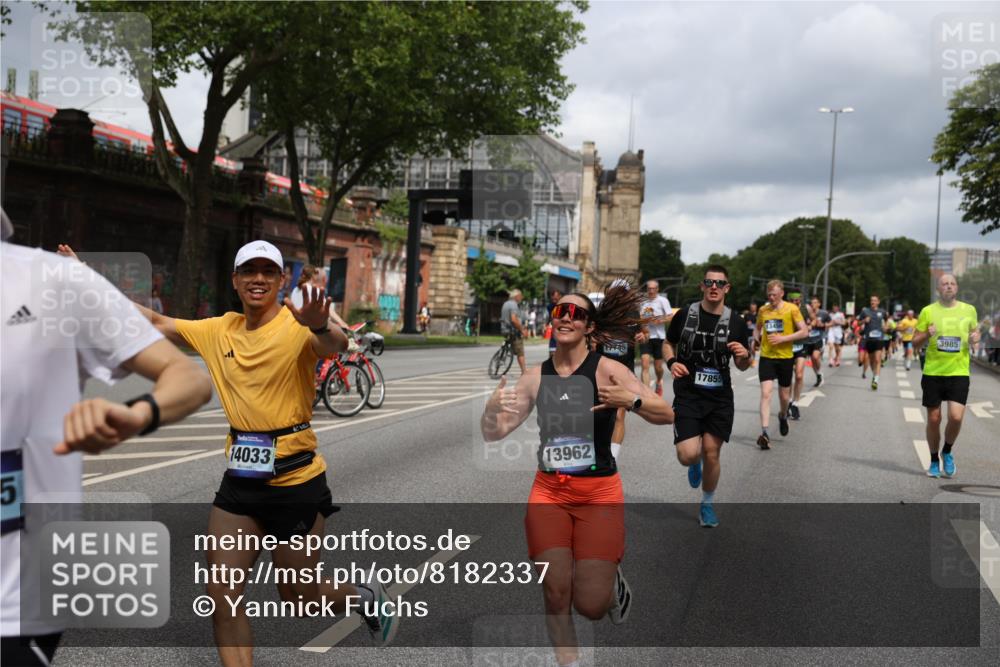 29.06.2025 - hella hamburg halbmarathon Yannick Fuchs http://msf.ph/oto/8182337 29.06.2025 10:43:12 20KM 1094, 1381, 1452, 1892, 2260, 3985, 4183, 4185, 4847, 4890, 5705, 6389, 7067, 8302, 8821, 9213, 9348, 9649, 9661, 9770, 10053, 10184, 10859, 10860, 11451, 11579, 11679, 11779, 12094, 12421, 12533, 12534, 12690, 13009, 13183, 13269, 13450, 13962, 14033, 15384, 15422, 15784, 15857, 15894, 16369, 16592, 16627, 17173, 17395, 17632, 17745, 17855, 17982, 18598, 18873, 18887 meine-sportfotos.de