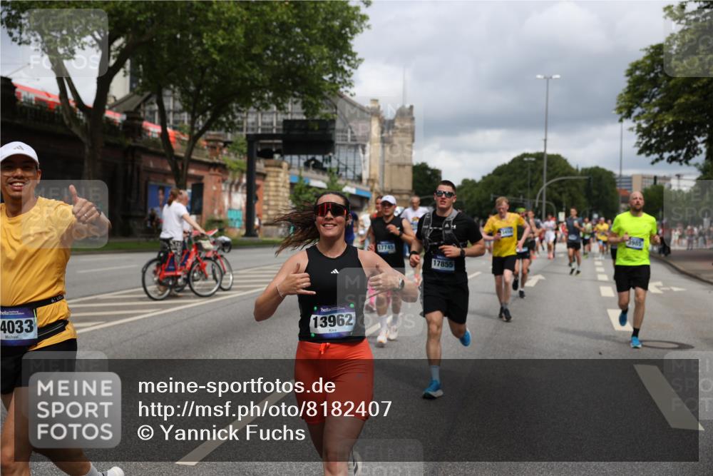 29.06.2025 - hella hamburg halbmarathon Yannick Fuchs http://msf.ph/oto/8182407 29.06.2025 10:43:13 20KM 1094, 1381, 1452, 1892, 2260, 3985, 4183, 4185, 4847, 4890, 5705, 6389, 7067, 8302, 8821, 9213, 9348, 9649, 9661, 9770, 10053, 10184, 10859, 10860, 11451, 11579, 11679, 11779, 12094, 12421, 12533, 12534, 12690, 13009, 13183, 13269, 13450, 13962, 14033, 15384, 15422, 15784, 15857, 15894, 16369, 16592, 16627, 17173, 17395, 17632, 17745, 17855, 17982, 18598, 18873, 18887 meine-sportfotos.de