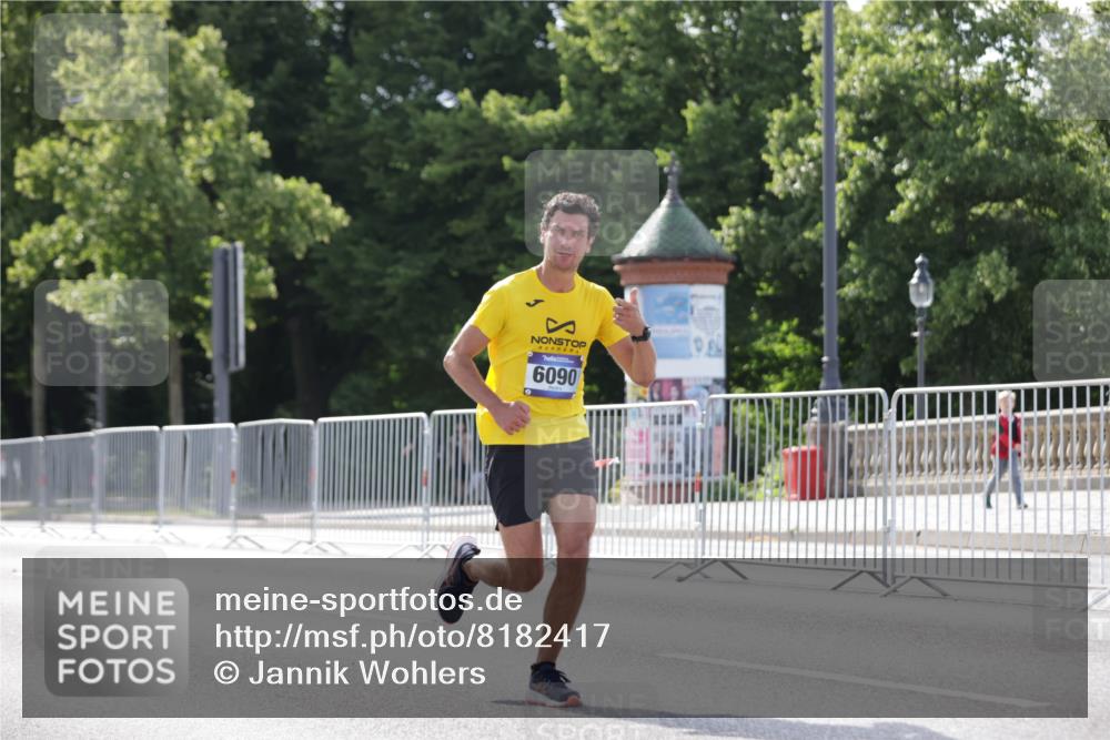 29.06.2025 - hella hamburg halbmarathon Jannik Wohlers http://msf.ph/oto/8182417 29.06.2025 09:42:55 Lombardsbrücke 1271, 4338, 5301, 6090, 7380, 9385, 9565, 9767, 10867, 13374, 14728, 14757, 15483, 15671, 18037, 18328, 18693, 18695, 18989 meine-sportfotos.de