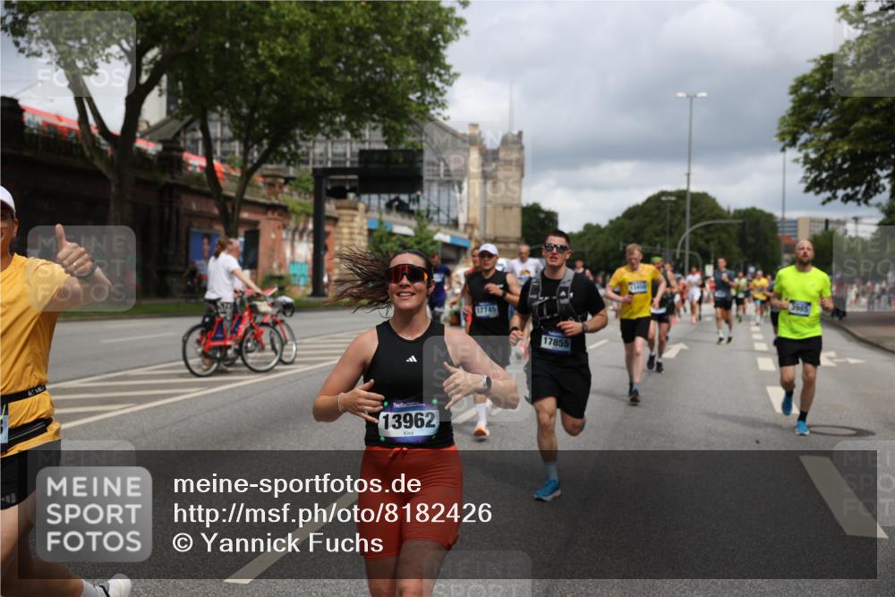 29.06.2025 - hella hamburg halbmarathon Yannick Fuchs http://msf.ph/oto/8182426 29.06.2025 10:43:13 20KM 1094, 1381, 1452, 1892, 2260, 3985, 4183, 4185, 4847, 4890, 5705, 6389, 7067, 8302, 8821, 9213, 9348, 9649, 9661, 9770, 10053, 10184, 10859, 10860, 11451, 11579, 11679, 11779, 12094, 12421, 12533, 12534, 12690, 13009, 13183, 13269, 13450, 13962, 14033, 15384, 15422, 15784, 15857, 15894, 16369, 16592, 16627, 17173, 17395, 17632, 17745, 17855, 17982, 18598, 18873, 18887 meine-sportfotos.de