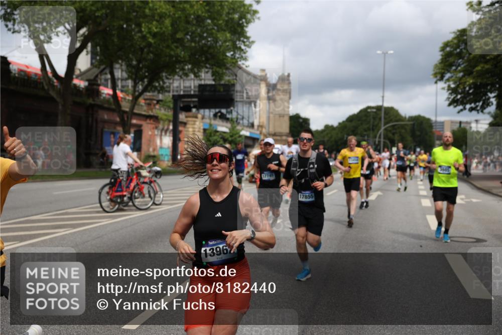 29.06.2025 - hella hamburg halbmarathon Yannick Fuchs http://msf.ph/oto/8182440 29.06.2025 10:43:13 20KM 1094, 1381, 1452, 1892, 2260, 3985, 4183, 4185, 4847, 4890, 5705, 6389, 7067, 8302, 8821, 9213, 9348, 9649, 9661, 9770, 10053, 10184, 10859, 10860, 11451, 11579, 11679, 11779, 12094, 12421, 12533, 12534, 12690, 13009, 13183, 13269, 13450, 13962, 14033, 15384, 15422, 15784, 15857, 15894, 16369, 16592, 16627, 17173, 17395, 17632, 17745, 17855, 17982, 18598, 18873, 18887 meine-sportfotos.de