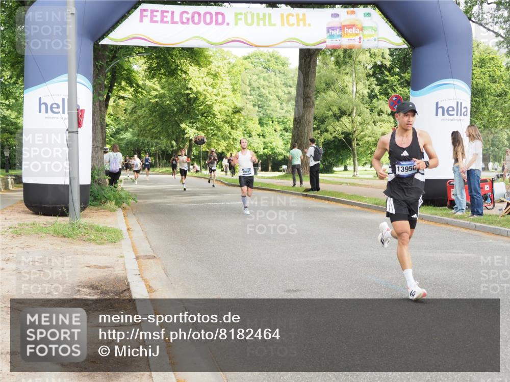 29.06.2025 - hella hamburg halbmarathon MichiJ http://msf.ph/oto/8182464 29.06.2025 10:17:32 Zwischen KM18-KM19 1577, 9804, 13941, 13956, 19114 meine-sportfotos.de