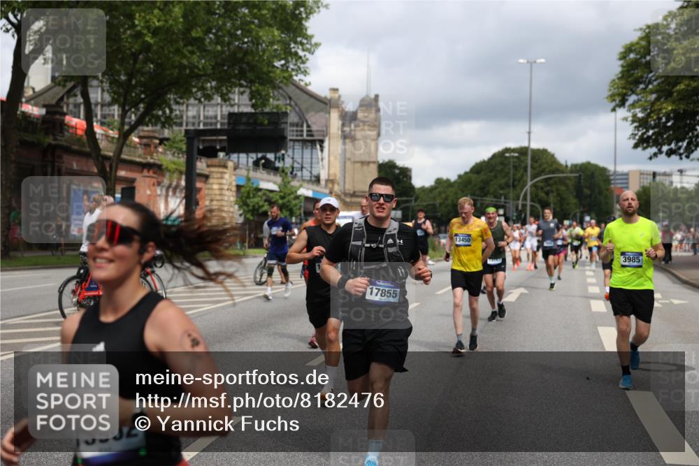 29.06.2025 - hella hamburg halbmarathon Yannick Fuchs http://msf.ph/oto/8182476 29.06.2025 10:43:13 20KM 1094, 1381, 1452, 1892, 2260, 3985, 4183, 4185, 4847, 4890, 5705, 6389, 7067, 8302, 8821, 9213, 9348, 9649, 9661, 9770, 10053, 10184, 10859, 10860, 11451, 11579, 11679, 11779, 12094, 12421, 12533, 12534, 12690, 13009, 13183, 13269, 13450, 13962, 14033, 15384, 15422, 15784, 15857, 15894, 16369, 16592, 16627, 17173, 17395, 17632, 17745, 17855, 17982, 18598, 18873, 18887 meine-sportfotos.de