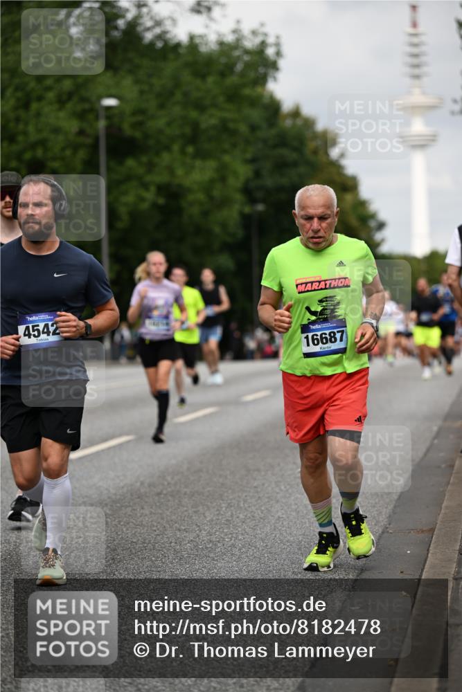 29.06.2025 - hella hamburg halbmarathon Dr. Thomas Lammeyer http://msf.ph/oto/8182478 29.06.2025 10:10:26 Kennedybrücke 1766, 1830, 1936, 2471, 2624, 3062, 4169, 4542, 5431, 6014, 7741, 8051, 8290, 8744, 10214, 10781 meine-sportfotos.de