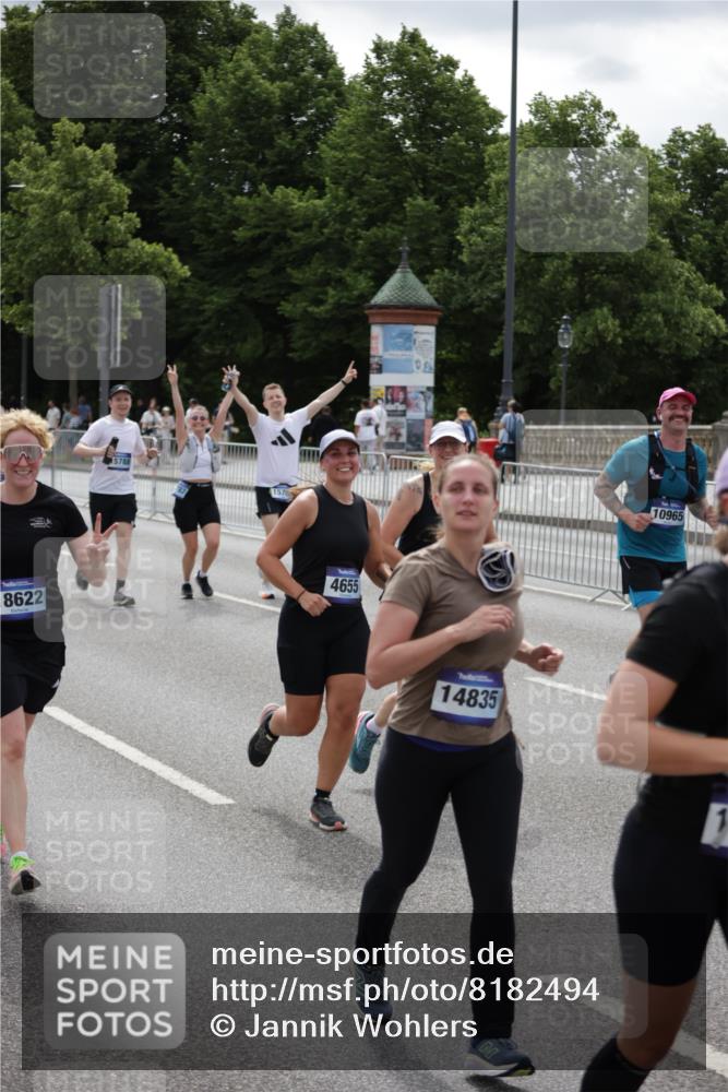 29.06.2025 - hella hamburg halbmarathon Jannik Wohlers http://msf.ph/oto/8182494 29.06.2025 11:10:33 Lombardsbrücke 1585, 1810, 2506, 2508, 4023, 4025, 4026, 4655, 4667, 5303, 6384, 6651, 7207, 8262, 8964, 9362, 9581, 10965, 12420, 12583, 13061, 13087, 13546, 13866, 13978, 14056, 14698, 15371, 15373, 15786, 15787, 15788, 15886, 16312, 17101, 17121, 18056, 18094, 18127, 18263, 18420, 18421, 18622 meine-sportfotos.de