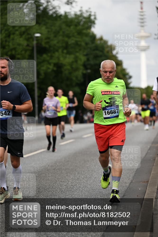 29.06.2025 - hella hamburg halbmarathon Dr. Thomas Lammeyer http://msf.ph/oto/8182502 29.06.2025 10:10:26 Kennedybrücke 1766, 1830, 1936, 2471, 2624, 3062, 4169, 4542, 5431, 6014, 7741, 8051, 8290, 8744, 10214, 10781 meine-sportfotos.de