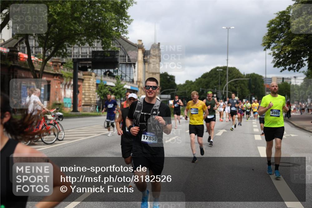 29.06.2025 - hella hamburg halbmarathon Yannick Fuchs http://msf.ph/oto/8182526 29.06.2025 10:43:13 20KM 1094, 1381, 1452, 1892, 2260, 3985, 4183, 4185, 4847, 4890, 5705, 6389, 7067, 8302, 8821, 9213, 9348, 9649, 9661, 9770, 10053, 10184, 10859, 10860, 11451, 11579, 11679, 11779, 12094, 12421, 12533, 12534, 12690, 13009, 13183, 13269, 13450, 13962, 14033, 15384, 15422, 15784, 15857, 15894, 16369, 16592, 16627, 17173, 17395, 17632, 17745, 17855, 17982, 18598, 18873, 18887 meine-sportfotos.de