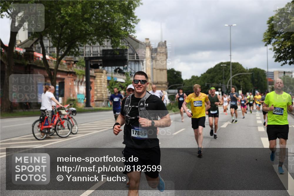 29.06.2025 - hella hamburg halbmarathon Yannick Fuchs http://msf.ph/oto/8182599 29.06.2025 10:43:13 20KM 1094, 1381, 1452, 1892, 2260, 3985, 4183, 4185, 4847, 4890, 5705, 6389, 7067, 8302, 8821, 9213, 9348, 9649, 9661, 9770, 10053, 10184, 10859, 10860, 11451, 11579, 11679, 11779, 12094, 12421, 12533, 12534, 12690, 13009, 13183, 13269, 13450, 13962, 14033, 15384, 15422, 15784, 15857, 15894, 16369, 16592, 16627, 17173, 17395, 17632, 17745, 17855, 17982, 18598, 18873, 18887 meine-sportfotos.de
