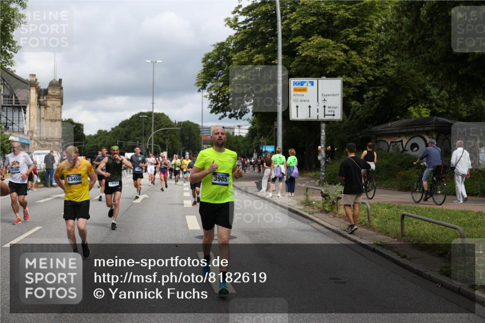 29.06.2025 - hella hamburg halbmarathon Yannick Fuchs http://msf.ph/oto/8182619 29.06.2025 10:43:14 20KM 1094, 1342, 1381, 1452, 1476, 1892, 2260, 3985, 4183, 4185, 4847, 4890, 5705, 6389, 7067, 8302, 8821, 9213, 9348, 9649, 9661, 10053, 10184, 10859, 10860, 11451, 11579, 11679, 11779, 12094, 12421, 12533, 12534, 12690, 13009, 13183, 13269, 13450, 13962, 14033, 15384, 15422, 15784, 15857, 15894, 16369, 16592, 16627, 17173, 17395, 17632, 17745, 17855, 17982, 18598, 18873, 18887 meine-sportfotos.de