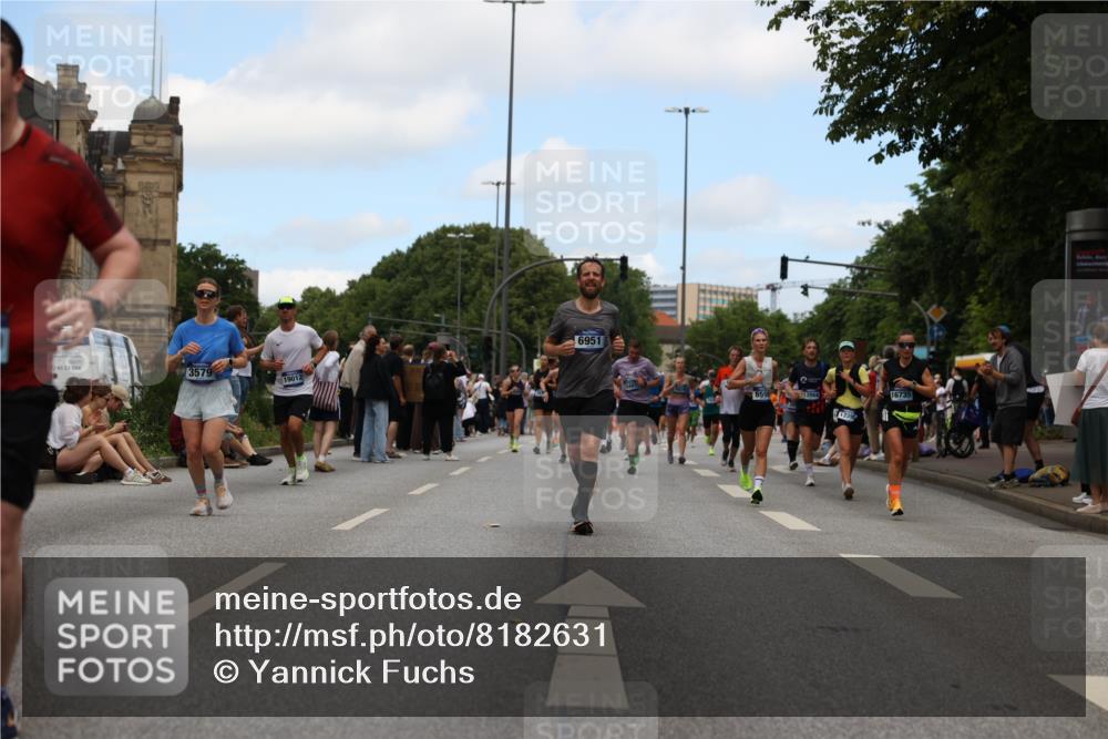 29.06.2025 - hella hamburg halbmarathon Yannick Fuchs http://msf.ph/oto/8182631 29.06.2025 11:20:57 20KM 1187, 2010, 2959, 3579, 3825, 3826, 3842, 3910, 4373, 4877, 5838, 6598, 6640, 6951, 7266, 7348, 7772, 7836, 8286, 9062, 9256, 9807, 10077, 11046, 12305, 12381, 12395, 12844, 12874, 13090, 13382, 13820, 13984, 14105, 14906, 15153, 15456, 15481, 15725, 15752, 16107, 16182, 16331, 16457, 16541, 16662, 16735, 16920, 17207, 17249, 18769, 18943, 19012 meine-sportfotos.de