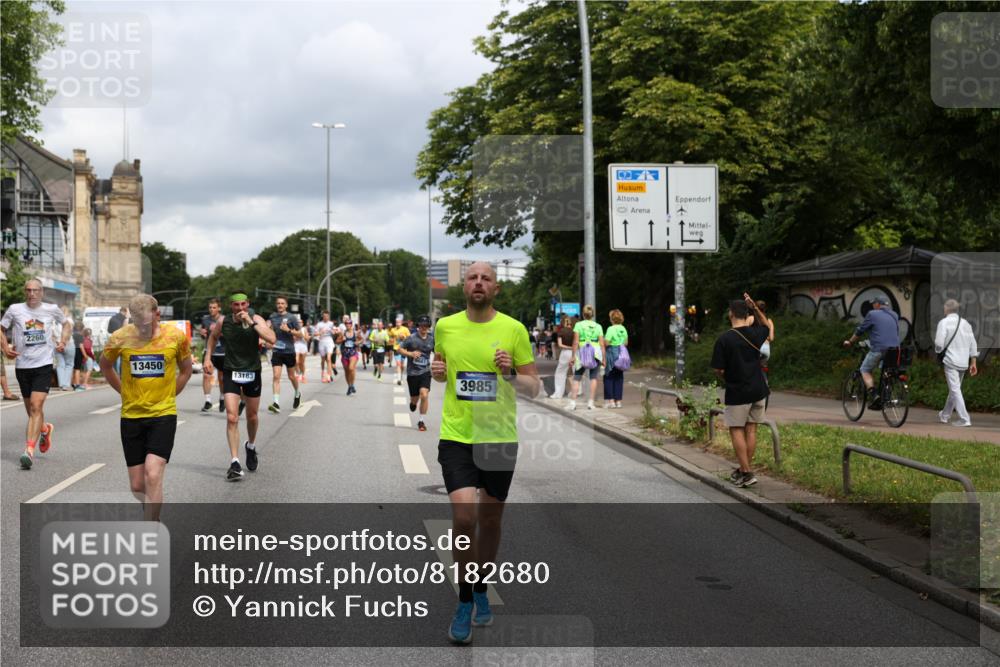 29.06.2025 - hella hamburg halbmarathon Yannick Fuchs http://msf.ph/oto/8182680 29.06.2025 10:43:14 20KM 1094, 1342, 1381, 1452, 1476, 1892, 2260, 3985, 4183, 4185, 4847, 4890, 5705, 6389, 7067, 8302, 8821, 9213, 9348, 9649, 9661, 10053, 10184, 10859, 10860, 11451, 11579, 11679, 11779, 12094, 12421, 12533, 12534, 12690, 13009, 13183, 13269, 13450, 13962, 14033, 15384, 15422, 15784, 15857, 15894, 16369, 16592, 16627, 17173, 17395, 17632, 17745, 17855, 17982, 18598, 18873, 18887 meine-sportfotos.de
