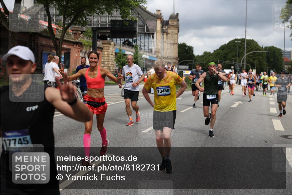 29.06.2025 - hella hamburg halbmarathon Yannick Fuchs http://msf.ph/oto/8182731 29.06.2025 10:43:15 20KM 1094, 1342, 1381, 1452, 1476, 2260, 2596, 3985, 4183, 4185, 4847, 4890, 5705, 6389, 7067, 8302, 8821, 9213, 9348, 9649, 9661, 10053, 10184, 10859, 10860, 11451, 11579, 11679, 11779, 12094, 12421, 12533, 12690, 13009, 13183, 13269, 13450, 13962, 14033, 15384, 15422, 15784, 15857, 15894, 16369, 16592, 16627, 17173, 17395, 17632, 17745, 17855, 17982, 18598, 18873, 18887 meine-sportfotos.de