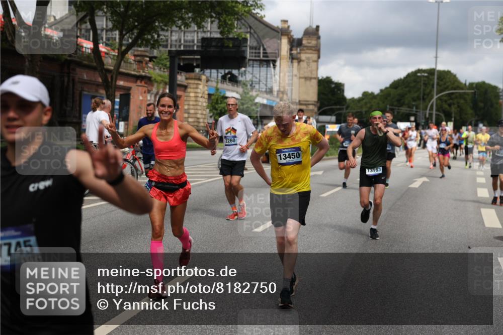 29.06.2025 - hella hamburg halbmarathon Yannick Fuchs http://msf.ph/oto/8182750 29.06.2025 10:43:15 20KM 1094, 1342, 1381, 1452, 1476, 2260, 2596, 3985, 4183, 4185, 4847, 4890, 5705, 6389, 7067, 8302, 8821, 9213, 9348, 9649, 9661, 10053, 10184, 10859, 10860, 11451, 11579, 11679, 11779, 12094, 12421, 12533, 12690, 13009, 13183, 13269, 13450, 13962, 14033, 15384, 15422, 15784, 15857, 15894, 16369, 16592, 16627, 17173, 17395, 17632, 17745, 17855, 17982, 18598, 18873, 18887 meine-sportfotos.de