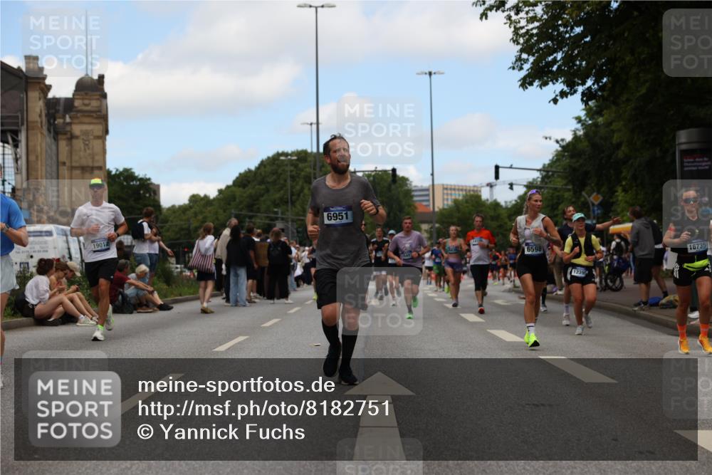 29.06.2025 - hella hamburg halbmarathon Yannick Fuchs http://msf.ph/oto/8182751 29.06.2025 11:20:58 20KM 1187, 2010, 2959, 3579, 3825, 3826, 3842, 3910, 4373, 4877, 5838, 6598, 6640, 6951, 7266, 7348, 7772, 7836, 8286, 9062, 9256, 9807, 10077, 11046, 12305, 12381, 12395, 12844, 12874, 13090, 13382, 13820, 13984, 14105, 14906, 15153, 15456, 15481, 15725, 15752, 16107, 16182, 16331, 16457, 16541, 16662, 16735, 16920, 17207, 17249, 18769, 18943, 19012 meine-sportfotos.de