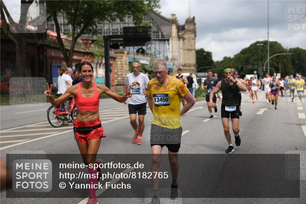 29.06.2025 - hella hamburg halbmarathon Yannick Fuchs http://msf.ph/oto/8182765 29.06.2025 10:43:15 20KM 1094, 1342, 1381, 1452, 1476, 2260, 2596, 3985, 4183, 4185, 4847, 4890, 5705, 6389, 7067, 8302, 8821, 9213, 9348, 9649, 9661, 10053, 10184, 10859, 10860, 11451, 11579, 11679, 11779, 12094, 12421, 12533, 12690, 13009, 13183, 13269, 13450, 13962, 14033, 15384, 15422, 15784, 15857, 15894, 16369, 16592, 16627, 17173, 17395, 17632, 17745, 17855, 17982, 18598, 18873, 18887 meine-sportfotos.de
