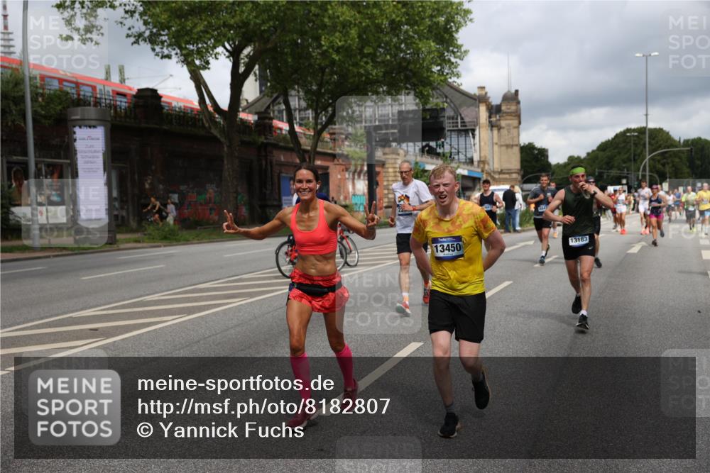 29.06.2025 - hella hamburg halbmarathon Yannick Fuchs http://msf.ph/oto/8182807 29.06.2025 10:43:15 20KM 1094, 1342, 1381, 1452, 1476, 2260, 2596, 3985, 4183, 4185, 4847, 4890, 5705, 6389, 7067, 8302, 8821, 9213, 9348, 9649, 9661, 10053, 10184, 10859, 10860, 11451, 11579, 11679, 11779, 12094, 12421, 12533, 12690, 13009, 13183, 13269, 13450, 13962, 14033, 15384, 15422, 15784, 15857, 15894, 16369, 16592, 16627, 17173, 17395, 17632, 17745, 17855, 17982, 18598, 18873, 18887 meine-sportfotos.de