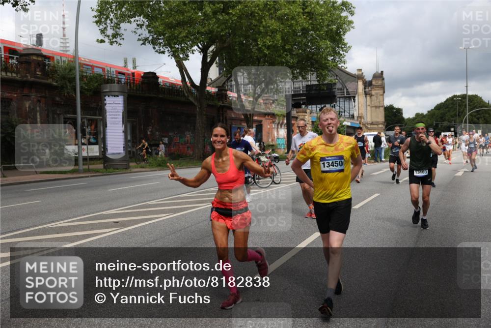 29.06.2025 - hella hamburg halbmarathon Yannick Fuchs http://msf.ph/oto/8182838 29.06.2025 10:43:15 20KM 1094, 1342, 1381, 1452, 1476, 2260, 2596, 3985, 4183, 4185, 4847, 4890, 5705, 6389, 7067, 8302, 8821, 9213, 9348, 9649, 9661, 10053, 10184, 10859, 10860, 11451, 11579, 11679, 11779, 12094, 12421, 12533, 12690, 13009, 13183, 13269, 13450, 13962, 14033, 15384, 15422, 15784, 15857, 15894, 16369, 16592, 16627, 17173, 17395, 17632, 17745, 17855, 17982, 18598, 18873, 18887 meine-sportfotos.de