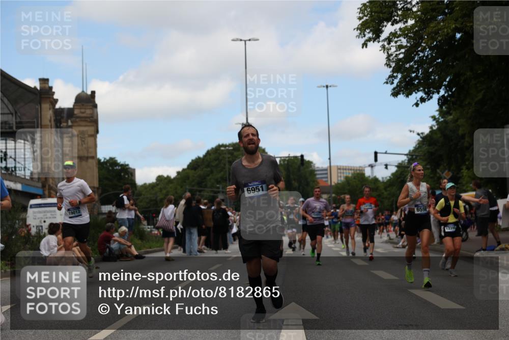 29.06.2025 - hella hamburg halbmarathon Yannick Fuchs http://msf.ph/oto/8182865 29.06.2025 11:20:59 20KM 1187, 2010, 2959, 3579, 3825, 3826, 3842, 3910, 4373, 4877, 5584, 5838, 6598, 6640, 6951, 7266, 7348, 7772, 7836, 8050, 8286, 9062, 9256, 9807, 10077, 11046, 12305, 12381, 12395, 12844, 12874, 13090, 13382, 13820, 13984, 14105, 14906, 15153, 15456, 15481, 15725, 15752, 16182, 16331, 16457, 16541, 16662, 16735, 16920, 17207, 17249, 18769, 18943, 19012 meine-sportfotos.de
