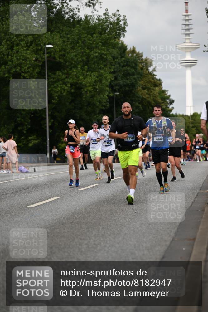 29.06.2025 - hella hamburg halbmarathon Dr. Thomas Lammeyer http://msf.ph/oto/8182947 29.06.2025 10:10:34 Kennedybrücke 1766, 1830, 1936, 1981, 4542, 4550, 4666, 5431, 5951, 8051, 8290, 8744, 8960, 10214, 10736, 10781, 10886 meine-sportfotos.de