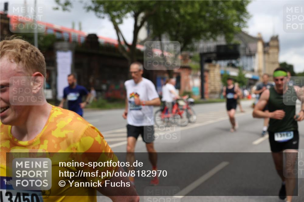 29.06.2025 - hella hamburg halbmarathon Yannick Fuchs http://msf.ph/oto/8182970 29.06.2025 10:43:17 20KM 1094, 1342, 1381, 1452, 1476, 2260, 2592, 2596, 2706, 3060, 3985, 4183, 4185, 4847, 4890, 5705, 6158, 6389, 7067, 8302, 8821, 9038, 9213, 9348, 9649, 9661, 9695, 10053, 10184, 10859, 10860, 11340, 11519, 11579, 11679, 11779, 12094, 12421, 12533, 12690, 13009, 13183, 13233, 13269, 13450, 13688, 13962, 14033, 15384, 15422, 15857, 15894, 16369, 16592, 16627, 17173, 17395, 17632, 17745, 17855, 18598, 18842, 18873, 18887 meine-sportfotos.de
