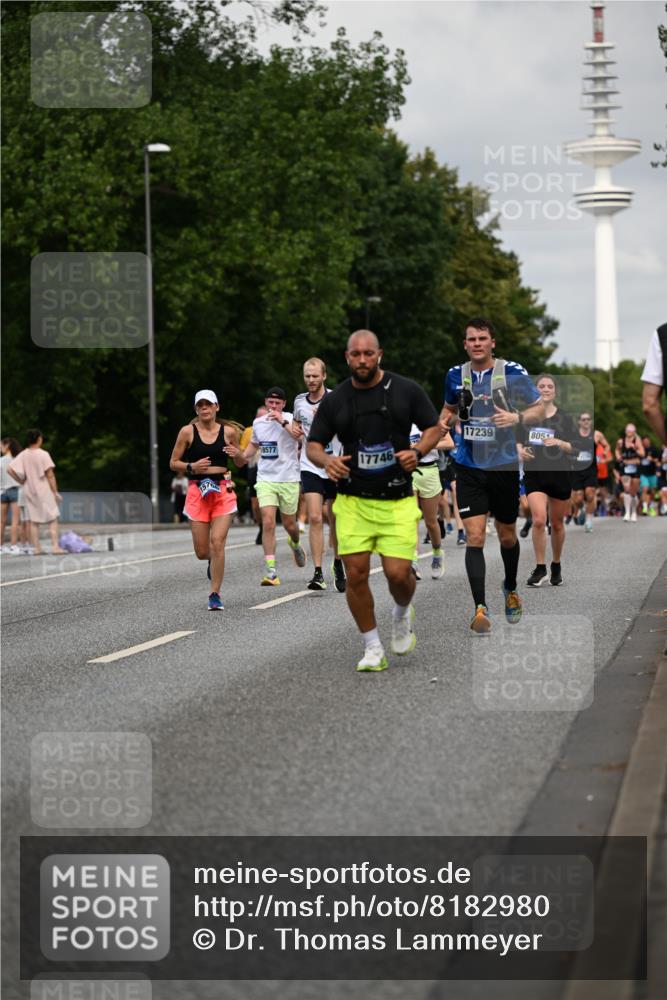 29.06.2025 - hella hamburg halbmarathon Dr. Thomas Lammeyer http://msf.ph/oto/8182980 29.06.2025 10:10:34 Kennedybrücke 1766, 1830, 1936, 1981, 4542, 4550, 4666, 5431, 5951, 8051, 8290, 8744, 8960, 10214, 10736, 10781, 10886 meine-sportfotos.de