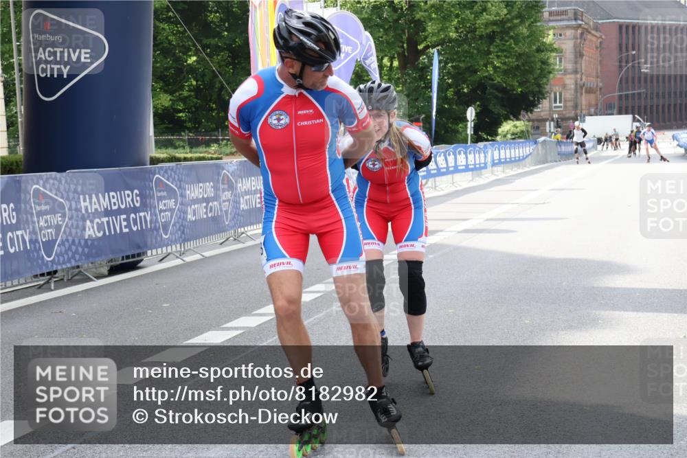 29.06.2025 - hella hamburg halbmarathon Strokosch-Dieckow http://msf.ph/oto/8182982 29.06.2025 09:23:52 Ziel 20121, 20186, 20218, 20219 meine-sportfotos.de