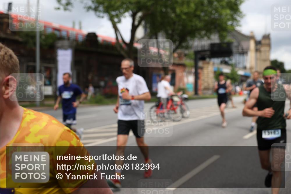 29.06.2025 - hella hamburg halbmarathon Yannick Fuchs http://msf.ph/oto/8182994 29.06.2025 10:43:17 20KM 1094, 1342, 1381, 1452, 1476, 2260, 2592, 2596, 2706, 3060, 3985, 4183, 4185, 4847, 4890, 5705, 6158, 6389, 7067, 8302, 8821, 9038, 9213, 9348, 9649, 9661, 9695, 10053, 10184, 10859, 10860, 11340, 11519, 11579, 11679, 11779, 12094, 12421, 12533, 12690, 13009, 13183, 13233, 13269, 13450, 13688, 13962, 14033, 15384, 15422, 15857, 15894, 16369, 16592, 16627, 17173, 17395, 17632, 17745, 17855, 18598, 18842, 18873, 18887 meine-sportfotos.de