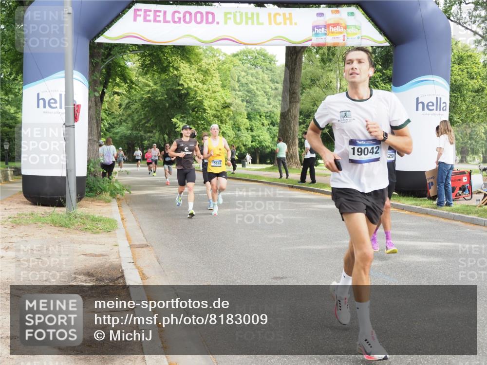 29.06.2025 - hella hamburg halbmarathon MichiJ http://msf.ph/oto/8183009 29.06.2025 10:17:43 Zwischen KM18-KM19 1122, 2604, 15583, 17354, 19042 meine-sportfotos.de