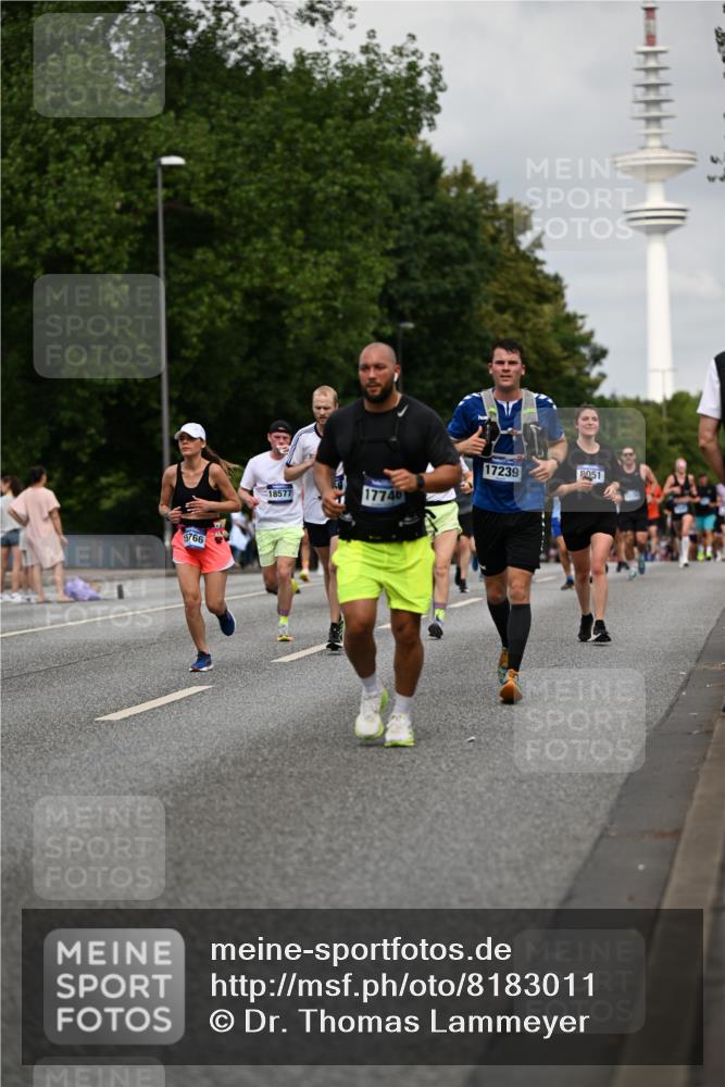 29.06.2025 - hella hamburg halbmarathon Dr. Thomas Lammeyer http://msf.ph/oto/8183011 29.06.2025 10:10:35 Kennedybrücke 1766, 1830, 1936, 1981, 4542, 4550, 4666, 5431, 5951, 8051, 8290, 8744, 8960, 10214, 10736, 10886 meine-sportfotos.de