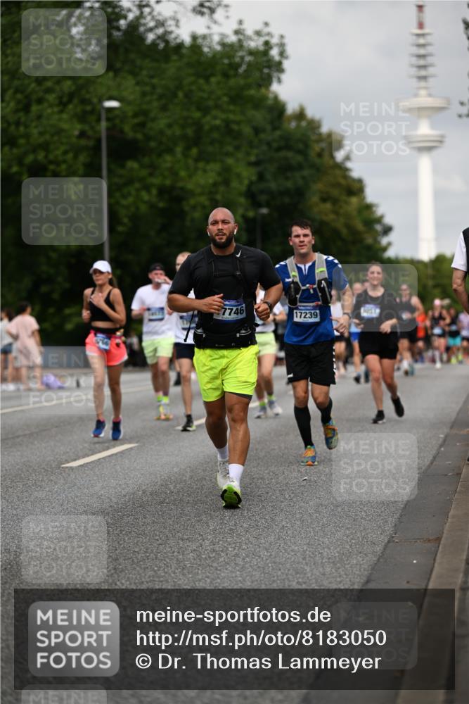 29.06.2025 - hella hamburg halbmarathon Dr. Thomas Lammeyer http://msf.ph/oto/8183050 29.06.2025 10:10:35 Kennedybrücke 1766, 1830, 1936, 1981, 4542, 4550, 4666, 5431, 5951, 8051, 8290, 8744, 8960, 10214, 10736, 10886 meine-sportfotos.de