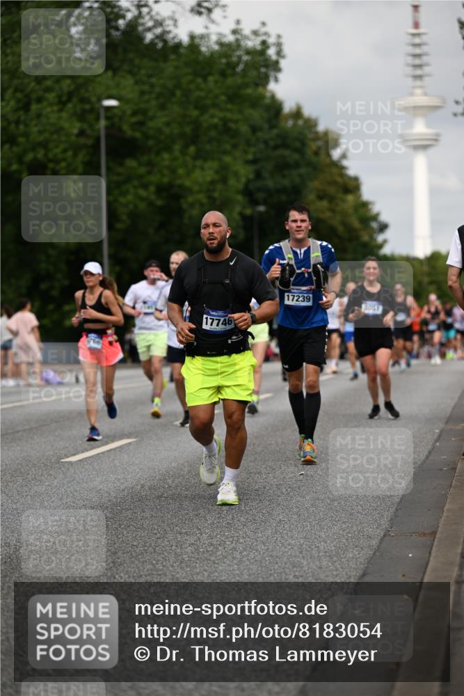 29.06.2025 - hella hamburg halbmarathon Dr. Thomas Lammeyer http://msf.ph/oto/8183054 29.06.2025 10:10:35 Kennedybrücke 1766, 1830, 1936, 1981, 4542, 4550, 4666, 5431, 5951, 8051, 8290, 8744, 8960, 10214, 10736, 10886 meine-sportfotos.de