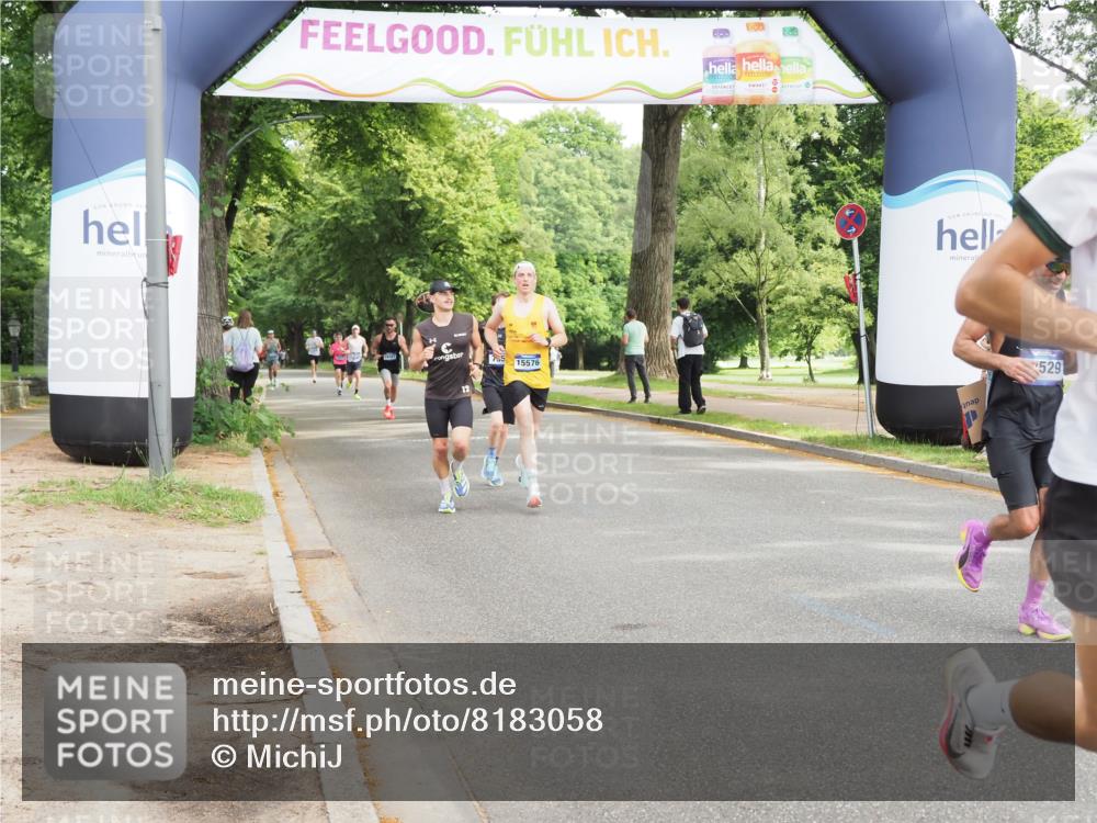 29.06.2025 - hella hamburg halbmarathon MichiJ http://msf.ph/oto/8183058 29.06.2025 10:17:44 Zwischen KM18-KM19 1122, 2604, 12529, 15576, 15583, 17354, 19042 meine-sportfotos.de