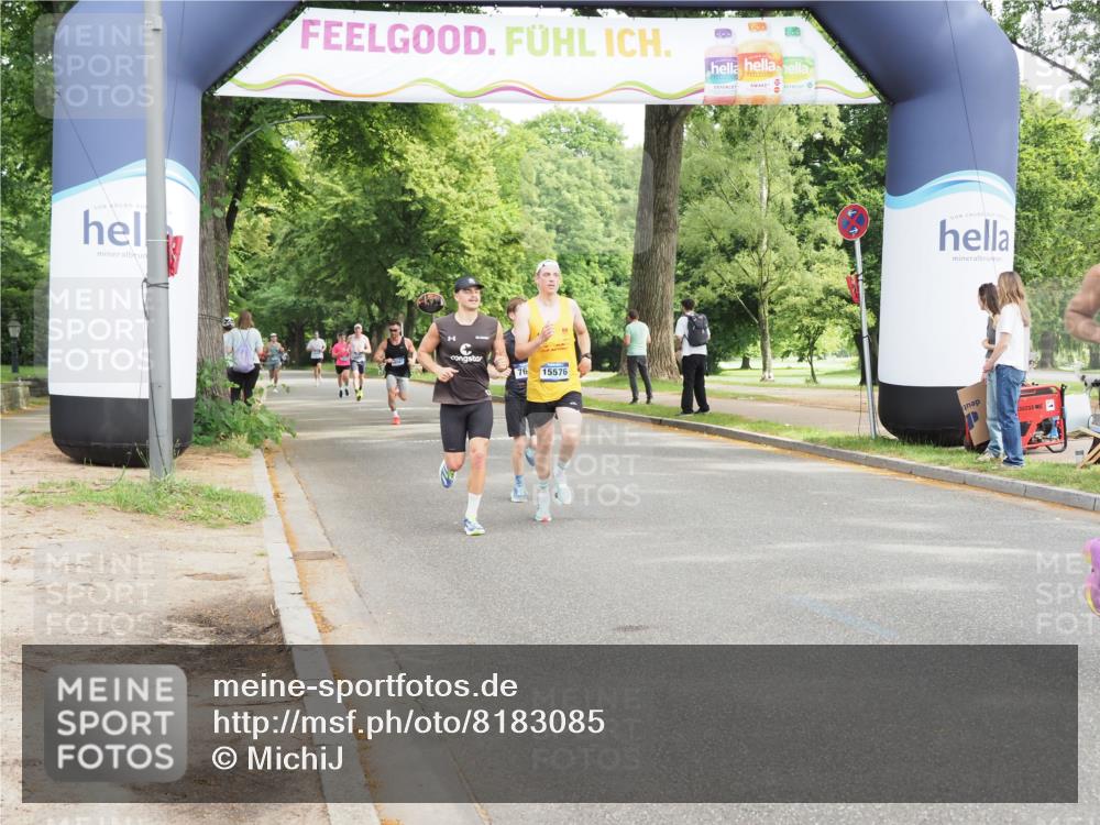 29.06.2025 - hella hamburg halbmarathon MichiJ http://msf.ph/oto/8183085 29.06.2025 10:17:44 Zwischen KM18-KM19 1122, 2604, 12529, 15576, 15583, 17354, 19042 meine-sportfotos.de