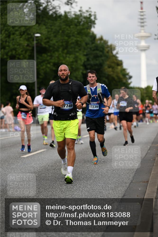 29.06.2025 - hella hamburg halbmarathon Dr. Thomas Lammeyer http://msf.ph/oto/8183088 29.06.2025 10:10:36 Kennedybrücke 1766, 1830, 1936, 1981, 4542, 4550, 4666, 5431, 5951, 8051, 8290, 8744, 8960, 10214, 10736, 10886 meine-sportfotos.de