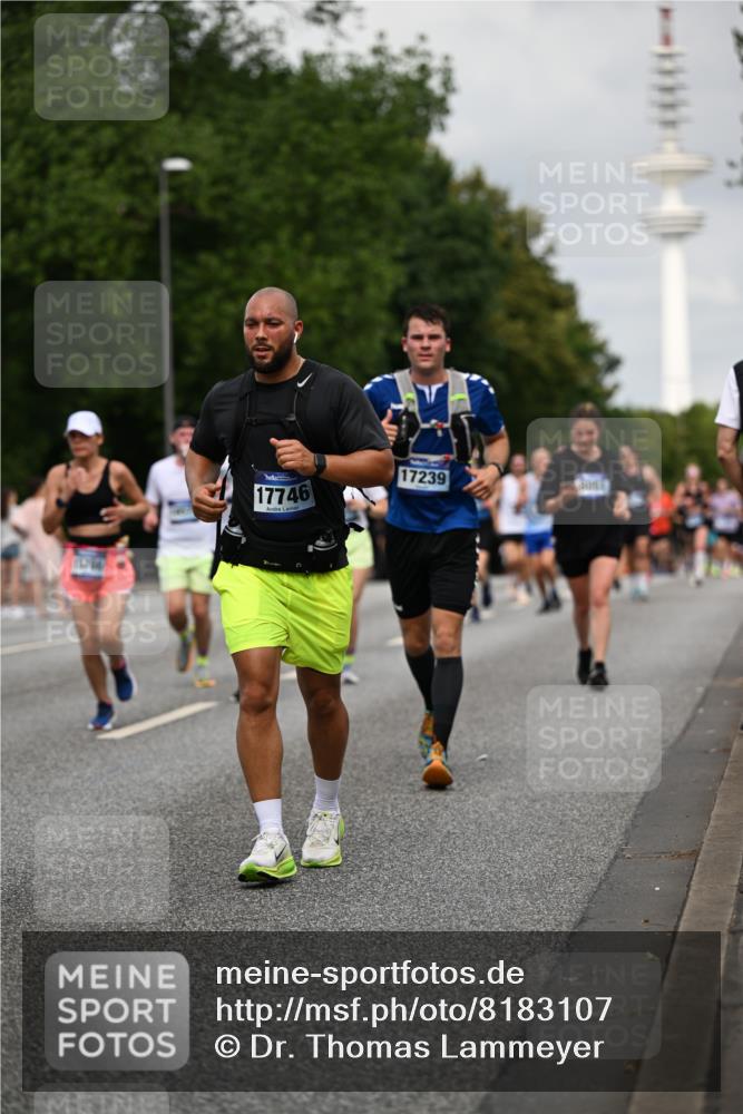 29.06.2025 - hella hamburg halbmarathon Dr. Thomas Lammeyer http://msf.ph/oto/8183107 29.06.2025 10:10:36 Kennedybrücke 1766, 1830, 1936, 1981, 4542, 4550, 4666, 5431, 5951, 8051, 8290, 8744, 8960, 10214, 10736, 10886 meine-sportfotos.de