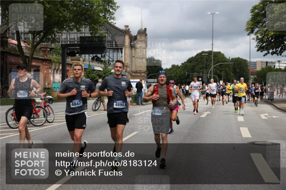 29.06.2025 - hella hamburg halbmarathon Yannick Fuchs http://msf.ph/oto/8183124 29.06.2025 10:43:18 20KM 1094, 1342, 1381, 1452, 1476, 2260, 2592, 2596, 2706, 3060, 3985, 4183, 4185, 4847, 4890, 5705, 6158, 6389, 7067, 7297, 8302, 8821, 9038, 9213, 9348, 9649, 9661, 9695, 10053, 10184, 10859, 10860, 11340, 11519, 11579, 11679, 11779, 12094, 12421, 12533, 13009, 13183, 13233, 13269, 13450, 13688, 13962, 14033, 15384, 15422, 15857, 15894, 16369, 16592, 16627, 17173, 17632, 17745, 17855, 18598, 18842, 18873, 18887 meine-sportfotos.de
