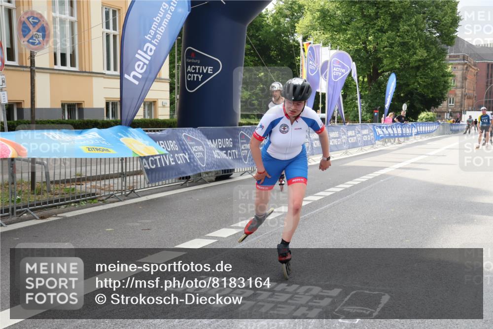 29.06.2025 - hella hamburg halbmarathon Strokosch-Dieckow http://msf.ph/oto/8183164 29.06.2025 09:24:01 Ziel 20041, 20121, 20186, 20421, 20522, 20542 meine-sportfotos.de