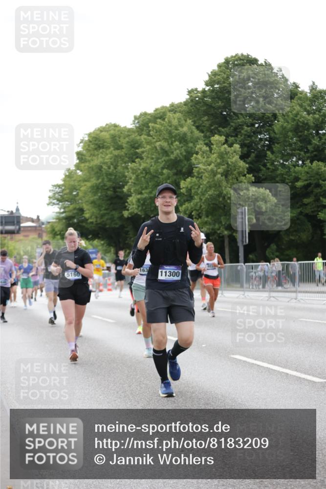 29.06.2025 - hella hamburg halbmarathon Jannik Wohlers http://msf.ph/oto/8183209 29.06.2025 10:23:15 Lombardsbrücke 1048, 1304, 2125, 4391, 4646, 5160, 5406, 6747, 7029, 8031, 8181, 8676, 9715, 10649, 11300, 11454, 11793, 12874, 13149, 14512, 14521, 15709, 15739, 15853, 16185, 16251, 16331, 17199, 17385, 18070, 18071, 18089, 18314, 18402, 18818, 18865 meine-sportfotos.de
