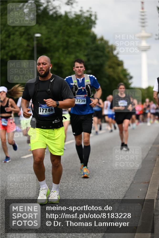 29.06.2025 - hella hamburg halbmarathon Dr. Thomas Lammeyer http://msf.ph/oto/8183228 29.06.2025 10:10:37 Kennedybrücke 1766, 1830, 1936, 1981, 4542, 4550, 4666, 5431, 5951, 8051, 8290, 8744, 8960, 10214, 10736, 10886 meine-sportfotos.de