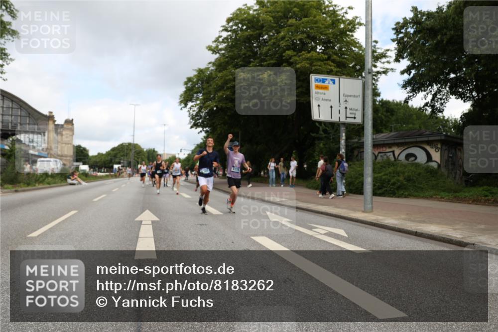 29.06.2025 - hella hamburg halbmarathon Yannick Fuchs http://msf.ph/oto/8183262 29.06.2025 10:28:58 20KM 1080, 1743, 2228, 2879, 3005, 5550, 6305, 7534, 7884, 7901, 9345, 9376, 9519, 10865, 11019, 11202, 13066, 13493, 13494, 13771, 14448, 14549, 15500, 15902, 16148, 16243, 16417, 17489, 17751, 17877, 18026, 18099, 18906 meine-sportfotos.de