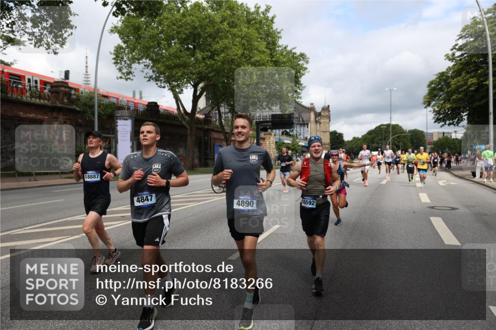 29.06.2025 - hella hamburg halbmarathon Yannick Fuchs http://msf.ph/oto/8183266 29.06.2025 10:43:19 20KM 1094, 1342, 1381, 1452, 1476, 2260, 2592, 2596, 2706, 3060, 3985, 4183, 4185, 4847, 4890, 5705, 6158, 6389, 7067, 7297, 8112, 8302, 8821, 9038, 9213, 9649, 9661, 9695, 10053, 10184, 10859, 10860, 11340, 11519, 11579, 11679, 11779, 11977, 12094, 12421, 12533, 13009, 13183, 13233, 13269, 13450, 13688, 15384, 15422, 15857, 15894, 16369, 16592, 16627, 17173, 17632, 17745, 18598, 18842, 18873, 18887 meine-sportfotos.de