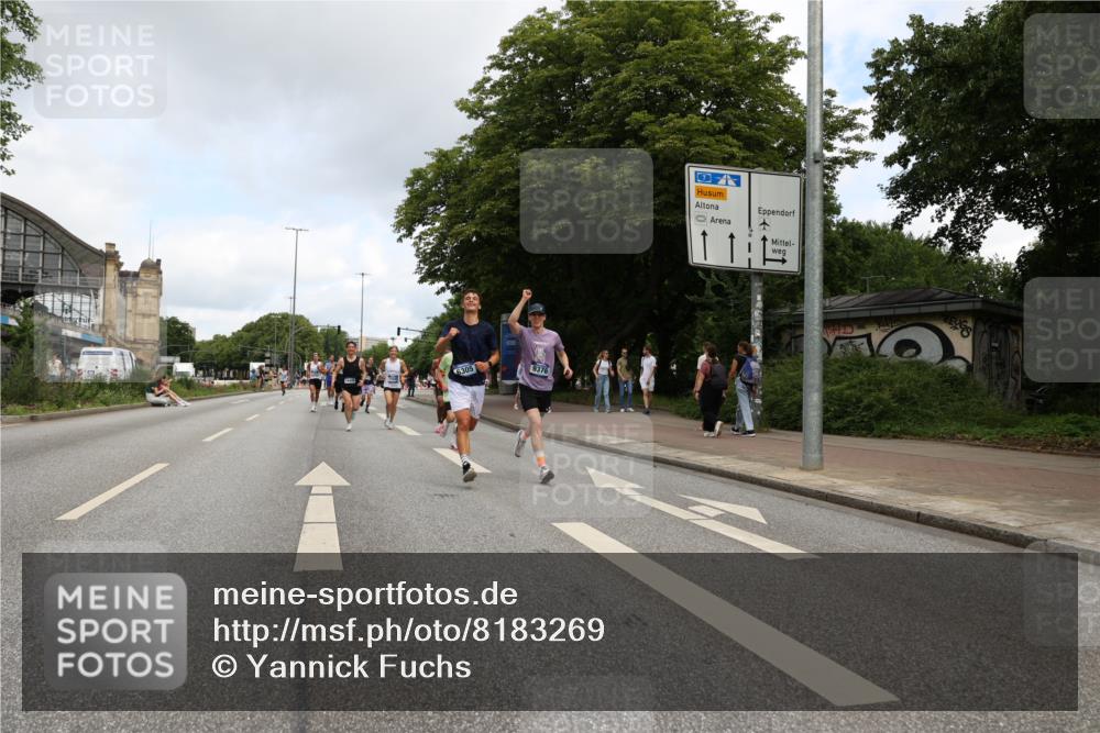 29.06.2025 - hella hamburg halbmarathon Yannick Fuchs http://msf.ph/oto/8183269 29.06.2025 10:28:58 20KM 1080, 1743, 2228, 2879, 3005, 5550, 6305, 7534, 7884, 7901, 9345, 9376, 9519, 10865, 11019, 11202, 13066, 13493, 13494, 13771, 14448, 14549, 15500, 15902, 16148, 16243, 16417, 17489, 17751, 17877, 18026, 18099, 18906 meine-sportfotos.de