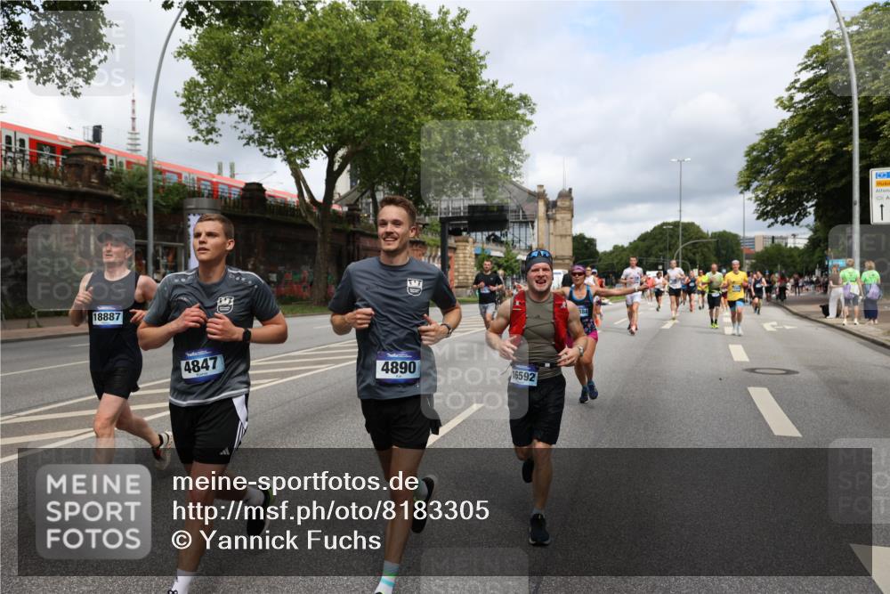 29.06.2025 - hella hamburg halbmarathon Yannick Fuchs http://msf.ph/oto/8183305 29.06.2025 10:43:20 20KM 1094, 1342, 1381, 1452, 1476, 2260, 2592, 2596, 2706, 2889, 3060, 3985, 4183, 4185, 4847, 4890, 5705, 6158, 7067, 7297, 8112, 8302, 8821, 9038, 9126, 9213, 9649, 9661, 9695, 10053, 10184, 10859, 10860, 11340, 11519, 11579, 11679, 11779, 11977, 12094, 12421, 12533, 13009, 13183, 13233, 13269, 13450, 13688, 15384, 15422, 15857, 15894, 16114, 16369, 16592, 16627, 17173, 17632, 18598, 18842, 18873, 18887 meine-sportfotos.de