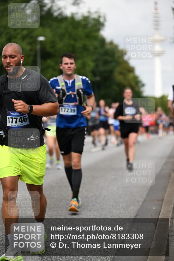 29.06.2025 - hella hamburg halbmarathon Dr. Thomas Lammeyer http://msf.ph/oto/8183308 29.06.2025 10:10:38 Kennedybrücke 1766, 1936, 1981, 4542, 4550, 4666, 5431, 5951, 8051, 8744, 8960, 10214, 10736, 10886 meine-sportfotos.de