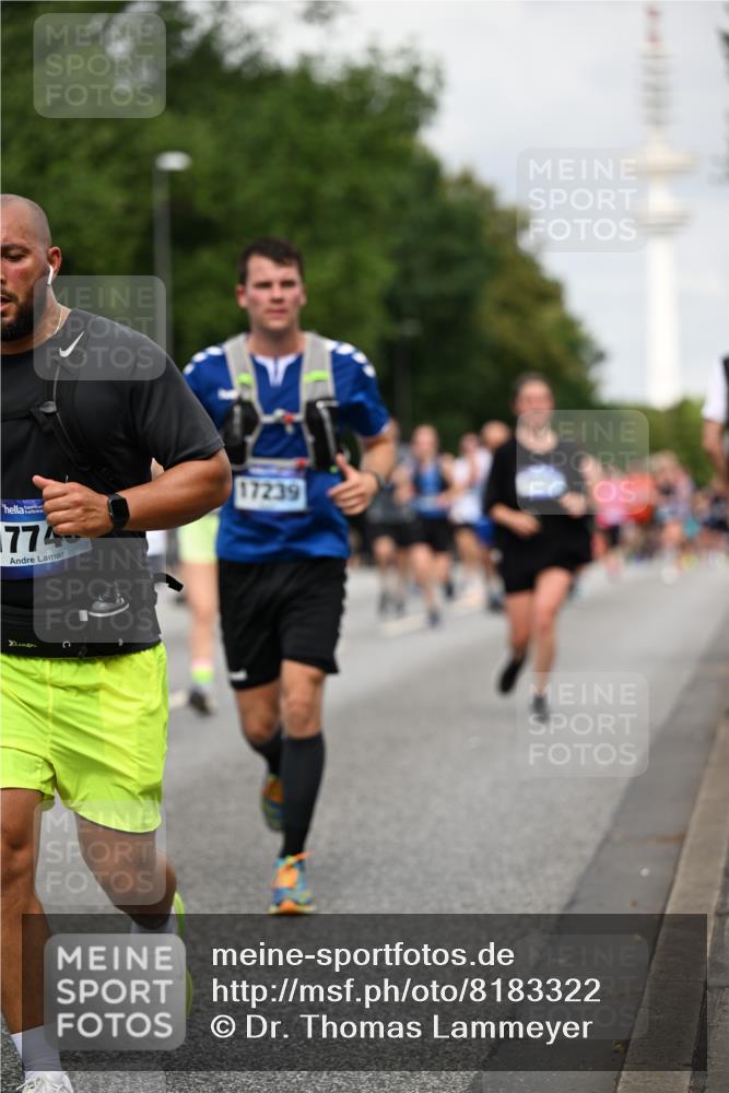 29.06.2025 - hella hamburg halbmarathon Dr. Thomas Lammeyer http://msf.ph/oto/8183322 29.06.2025 10:10:38 Kennedybrücke 1766, 1936, 1981, 4542, 4550, 4666, 5431, 5951, 8051, 8744, 8960, 10214, 10736, 10886 meine-sportfotos.de