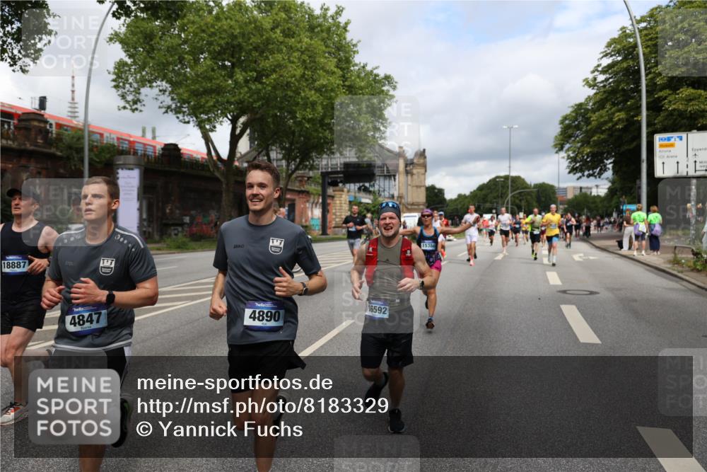 29.06.2025 - hella hamburg halbmarathon Yannick Fuchs http://msf.ph/oto/8183329 29.06.2025 10:43:20 20KM 1094, 1342, 1381, 1452, 1476, 2260, 2592, 2596, 2706, 2889, 3060, 3985, 4183, 4185, 4847, 4890, 5705, 6158, 7067, 7297, 8112, 8302, 8821, 9038, 9126, 9213, 9649, 9661, 9695, 10053, 10184, 10859, 10860, 11340, 11519, 11579, 11679, 11779, 11977, 12094, 12421, 12533, 13009, 13183, 13233, 13269, 13450, 13688, 15384, 15422, 15857, 15894, 16114, 16369, 16592, 16627, 17173, 17632, 18598, 18842, 18873, 18887 meine-sportfotos.de