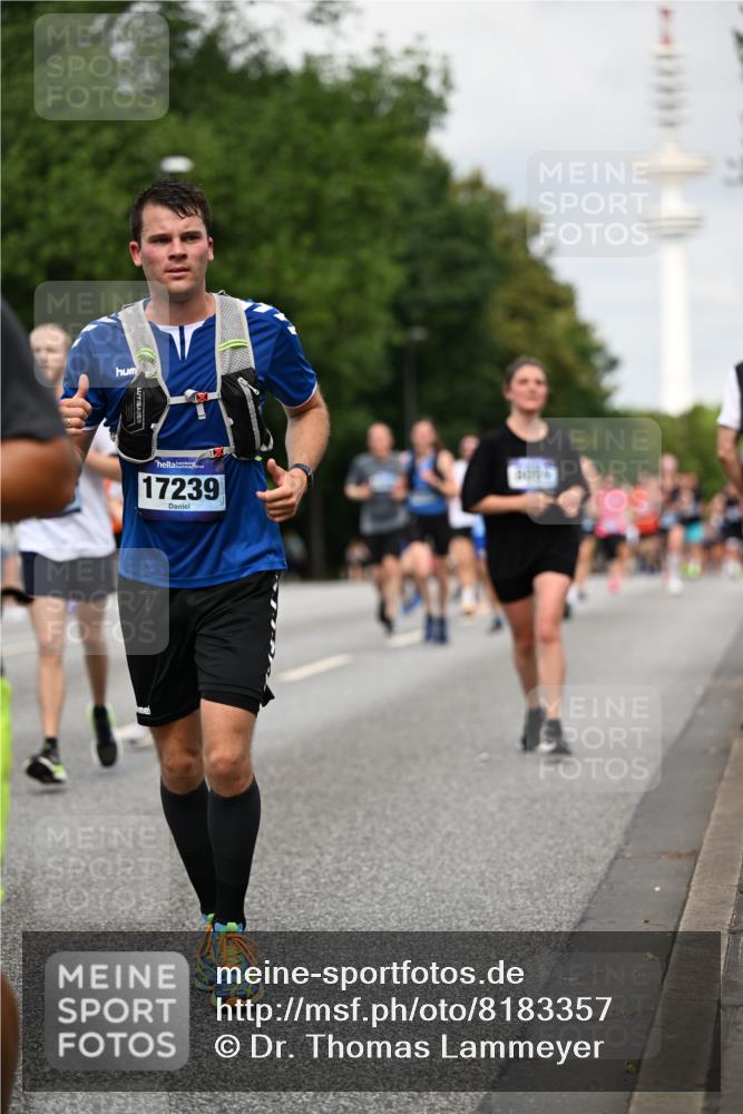 29.06.2025 - hella hamburg halbmarathon Dr. Thomas Lammeyer http://msf.ph/oto/8183357 29.06.2025 10:10:38 Kennedybrücke 1766, 1936, 1981, 4542, 4550, 4666, 5431, 5951, 8051, 8744, 8960, 10214, 10736, 10886 meine-sportfotos.de