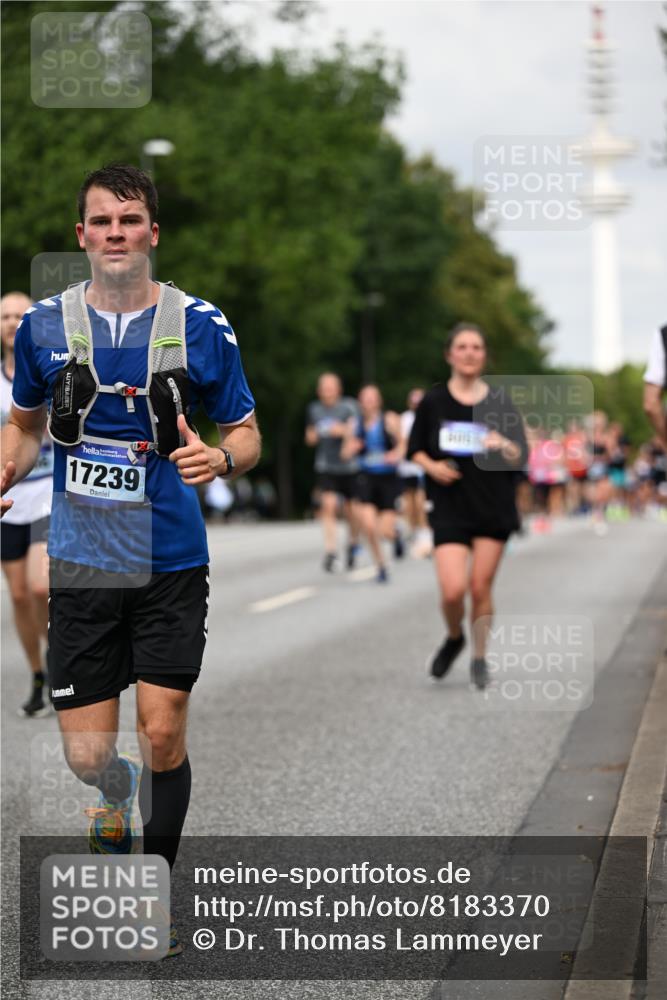 29.06.2025 - hella hamburg halbmarathon Dr. Thomas Lammeyer http://msf.ph/oto/8183370 29.06.2025 10:10:39 Kennedybrücke 1766, 1936, 1981, 4542, 4550, 4666, 5431, 5951, 8051, 8744, 8960, 10214, 10736, 10886 meine-sportfotos.de